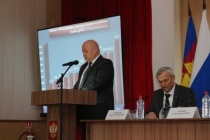 Глава Белоглинского  района отчитался перед депутатским корпусом и жителями муниципалитета о деятельности администрации за 2021 год.