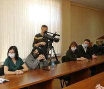 Молодые парламентарии приняли участие в заседании круглого стола по вопросу распространения новой коронавирусной инфекции.